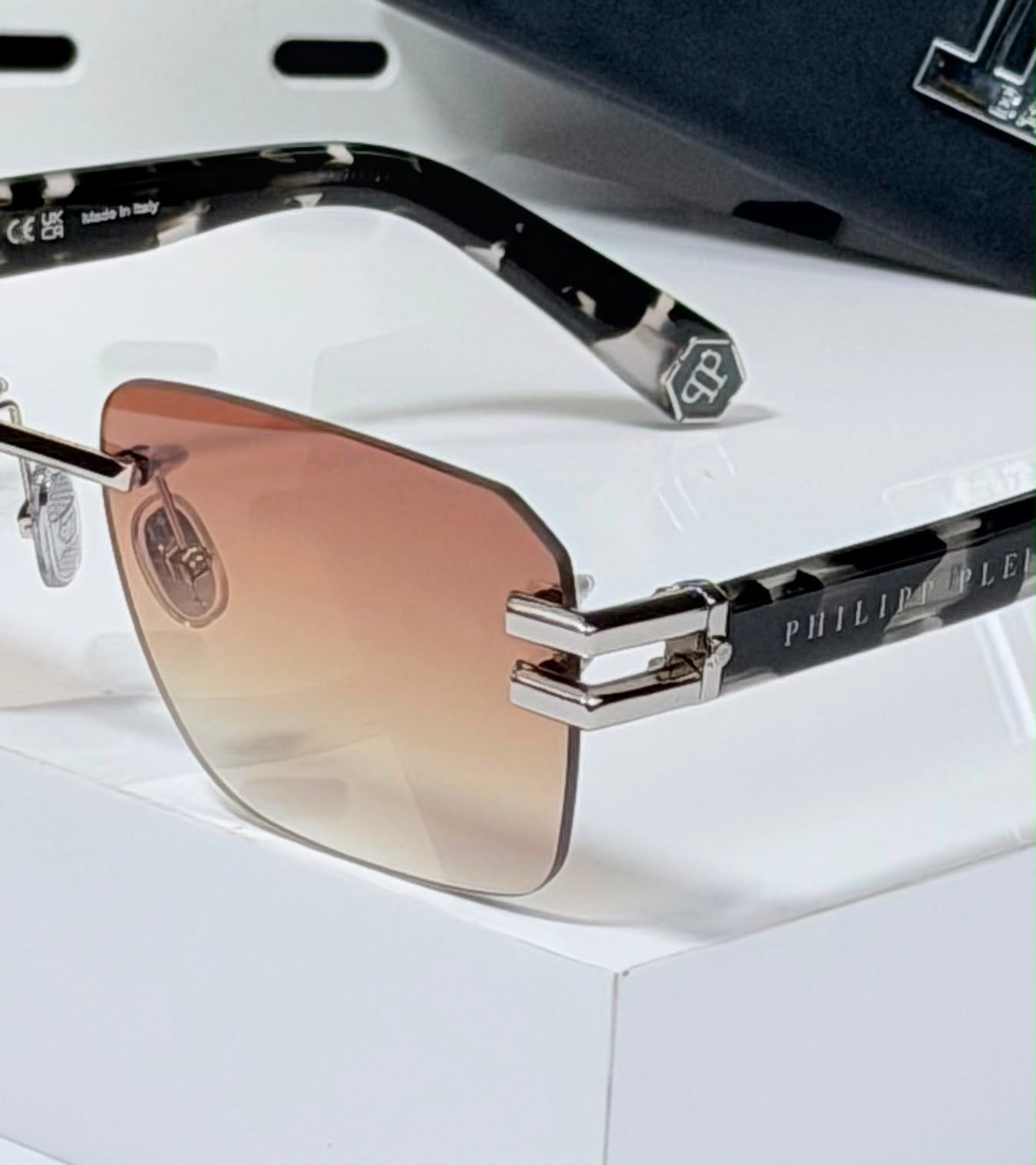 PHILIPP PLIEN | P007