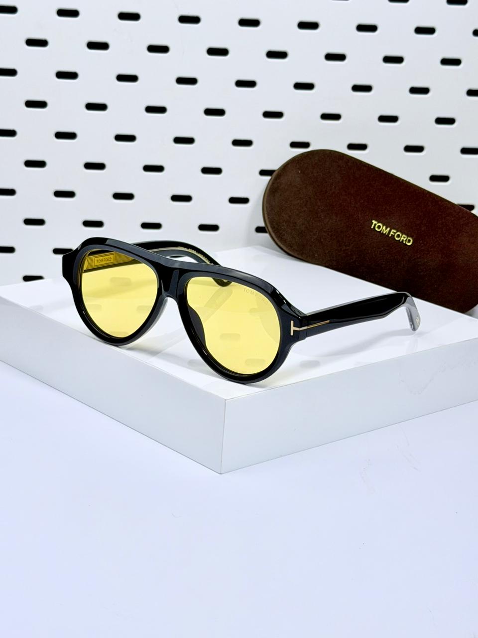 TOM FORD | T07