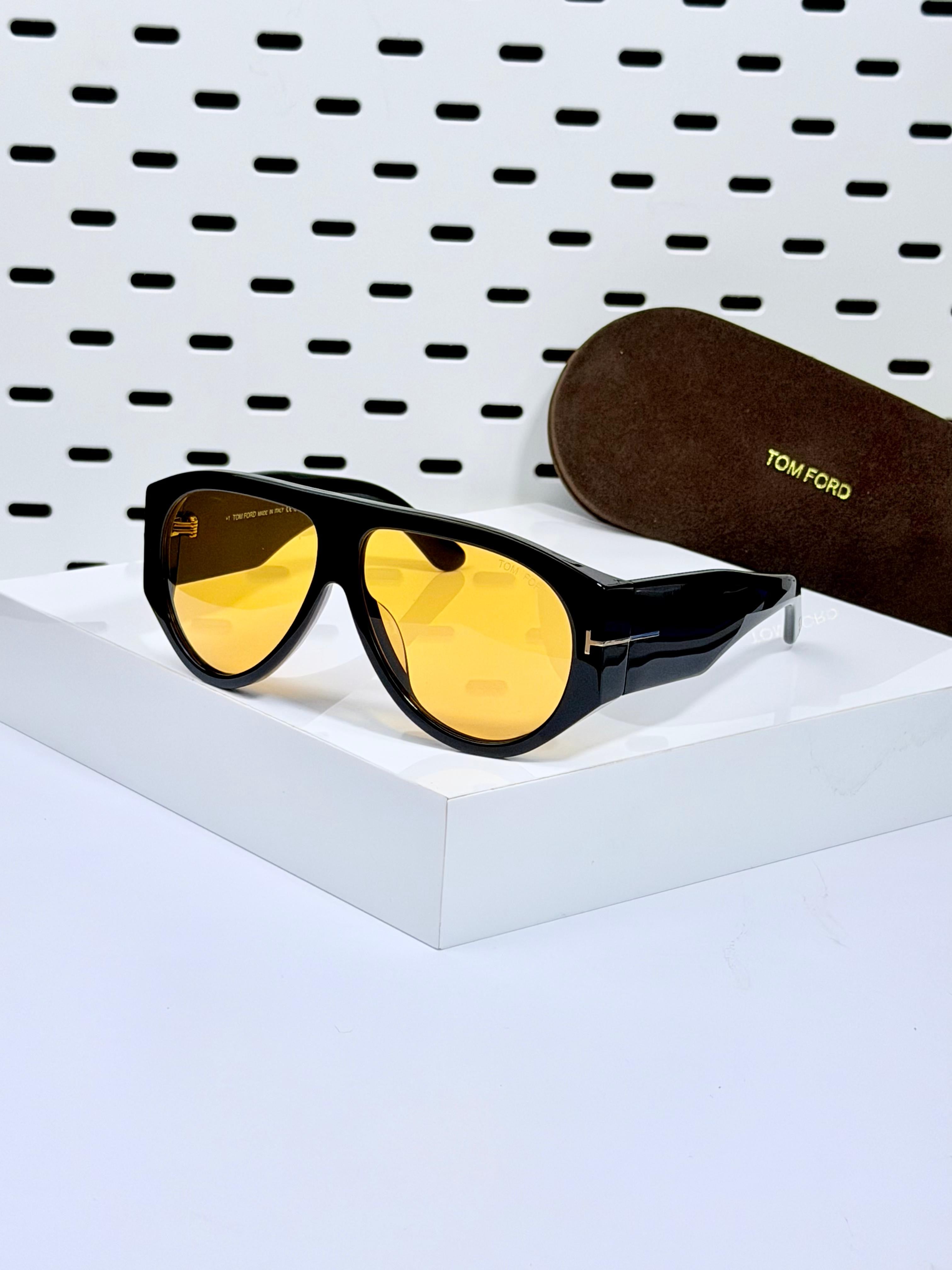 TOM FORD | T05
