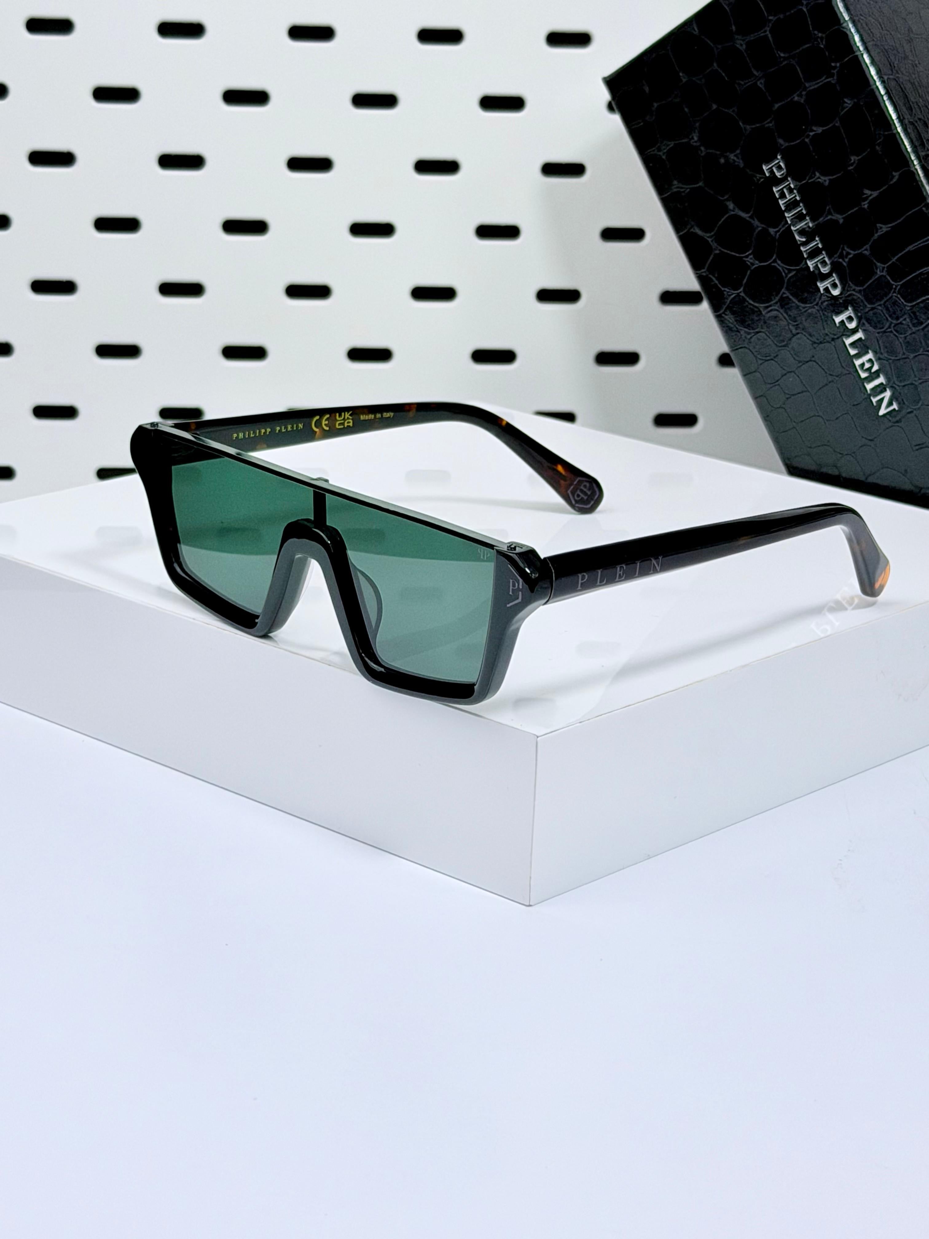 PHILIPP PLIEN | P009