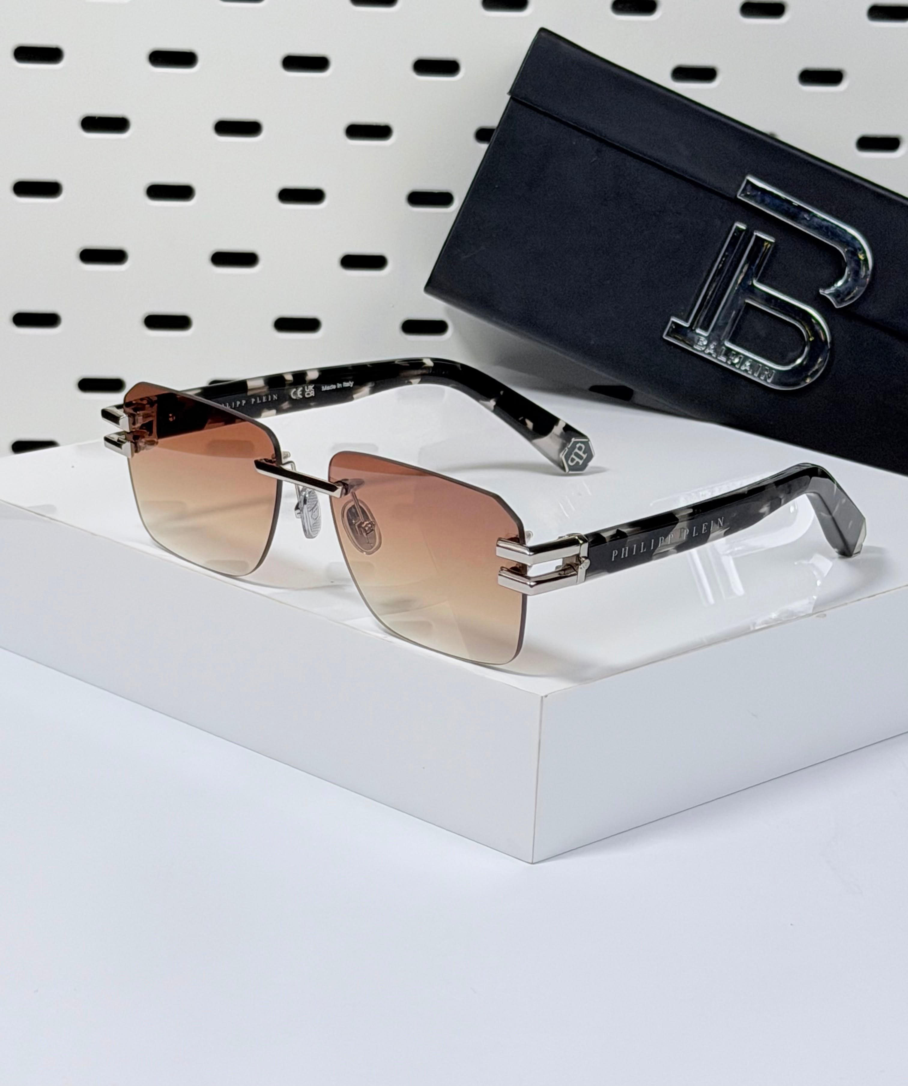 PHILIPP PLIEN | P007