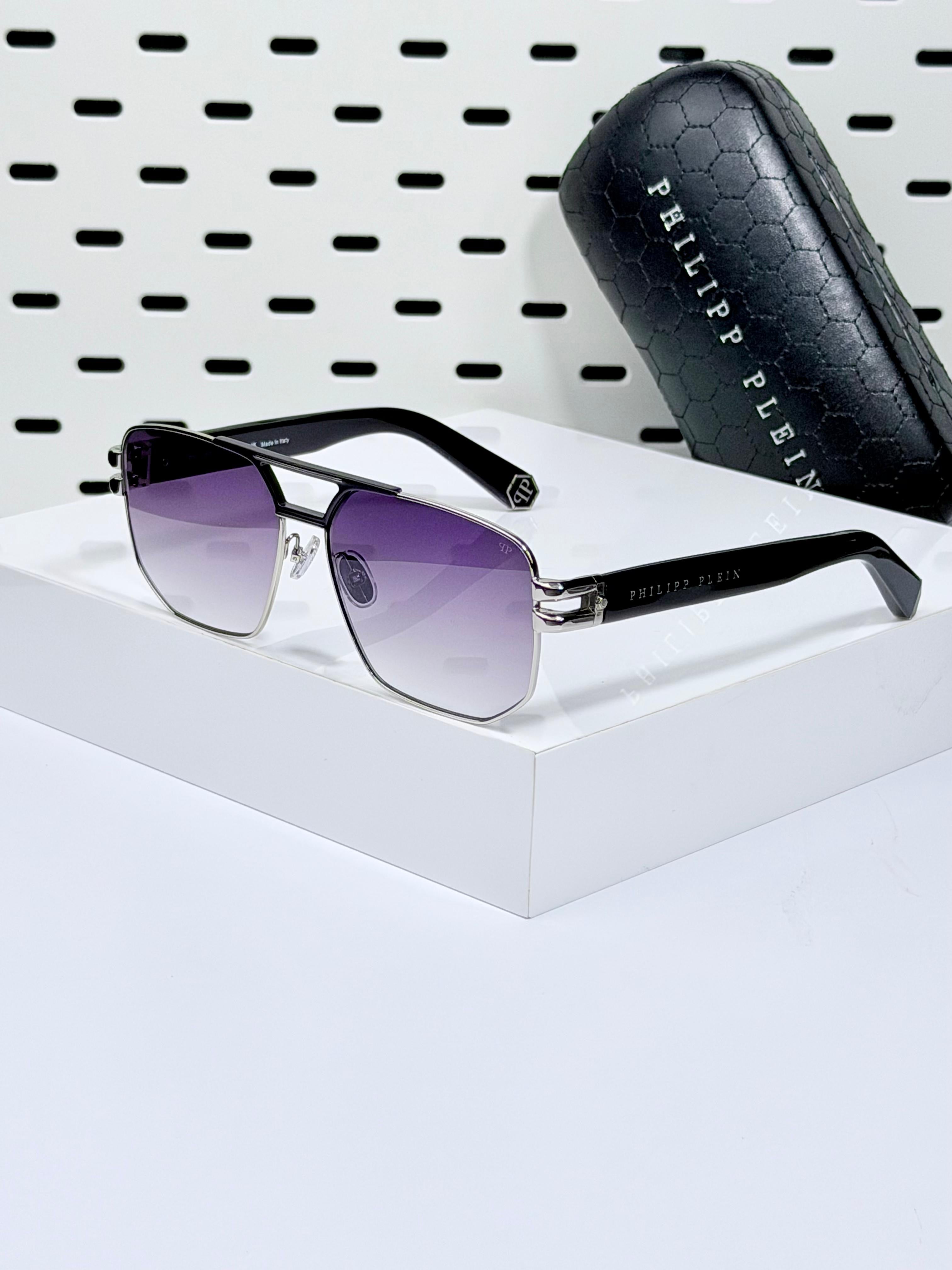 PHILIPP PLIEN | P006
