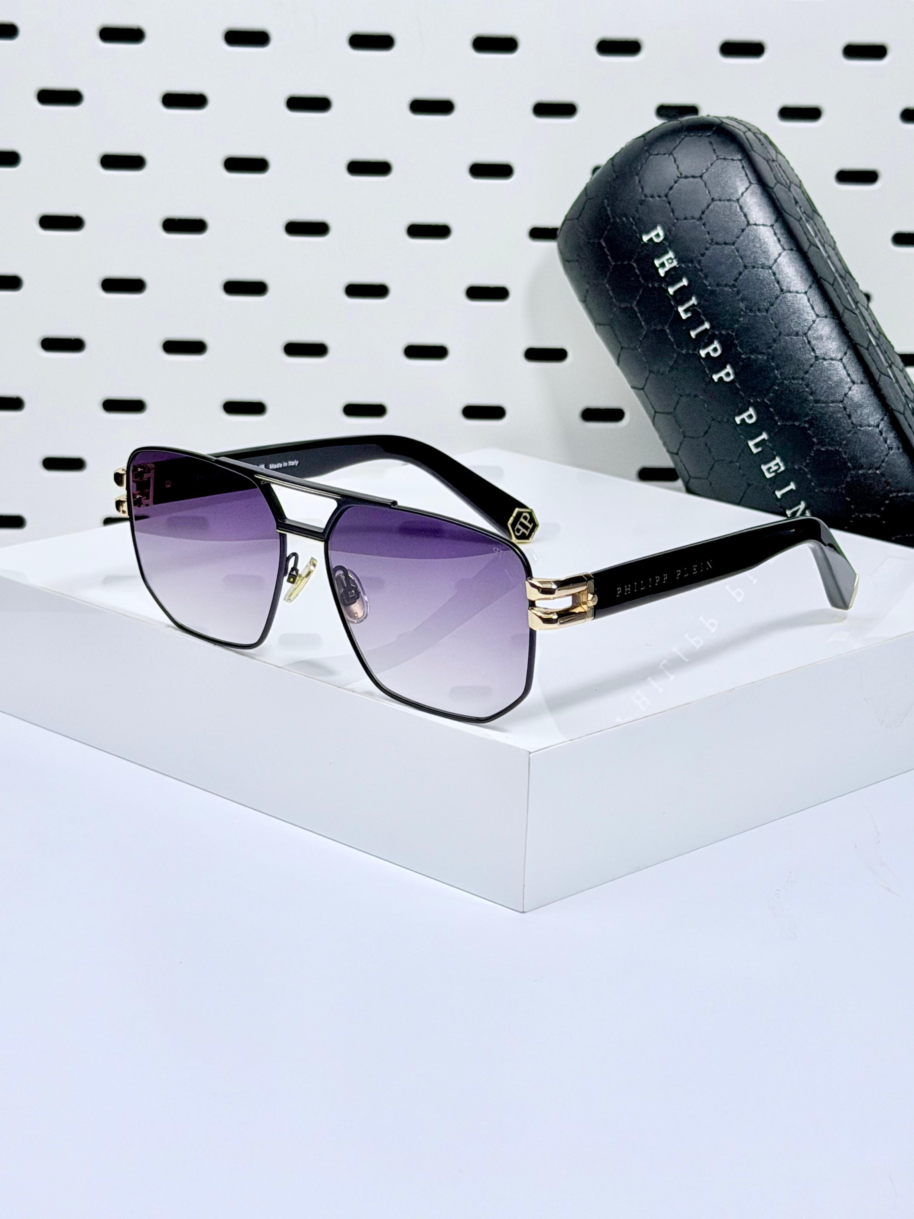 PHILIPP PLIEN | P006