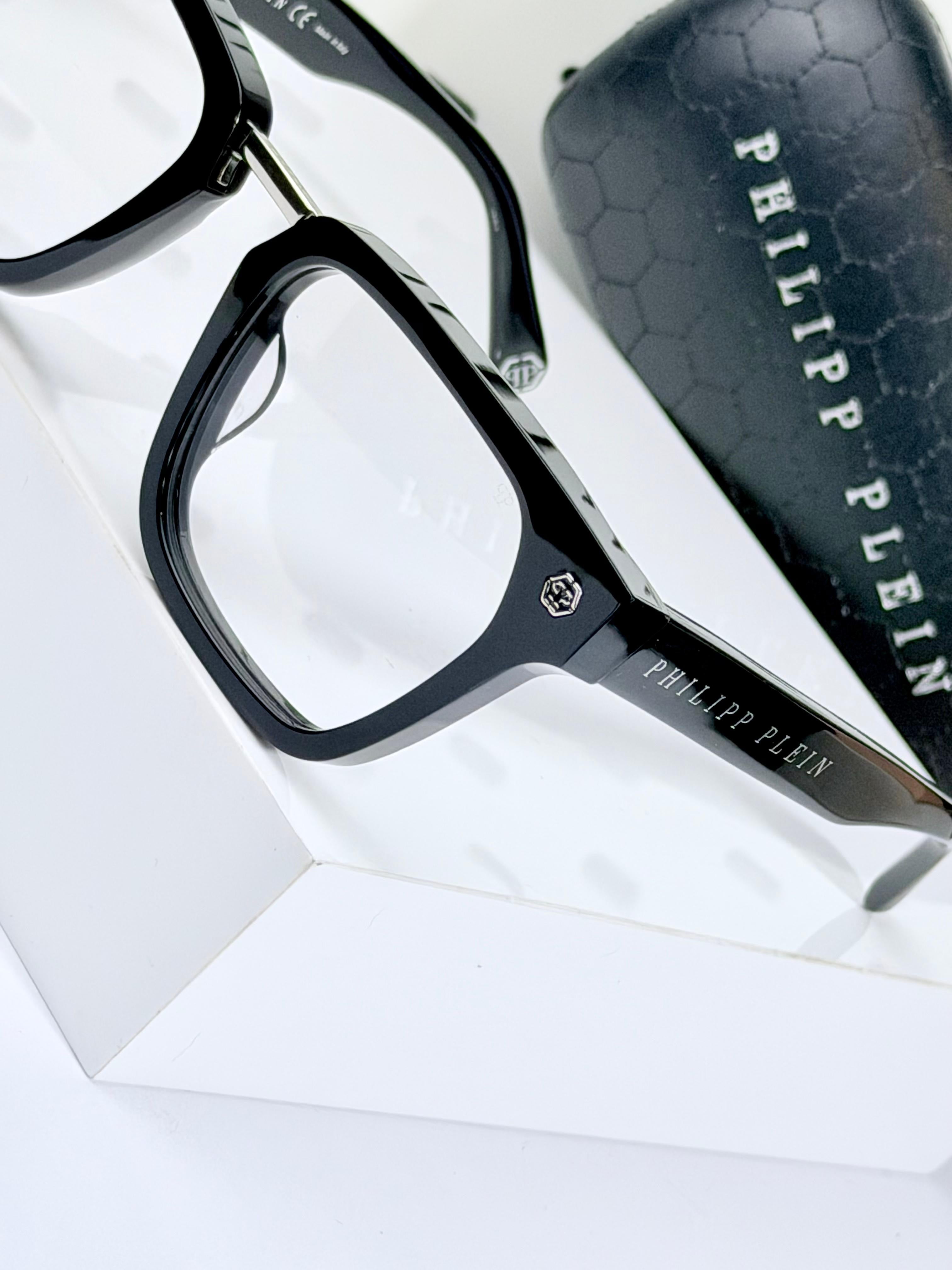 PHILIPP PLIEN | P004