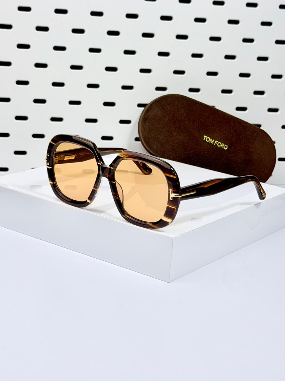 TOM FORD | T01