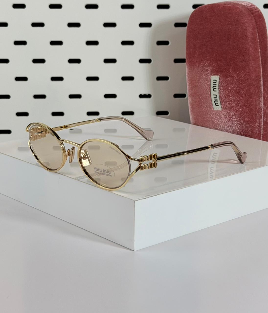 MIU MIU – Fashion