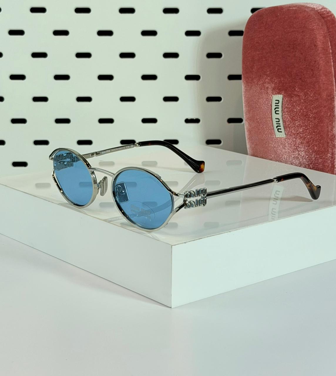 MIU MIU – Fashion
