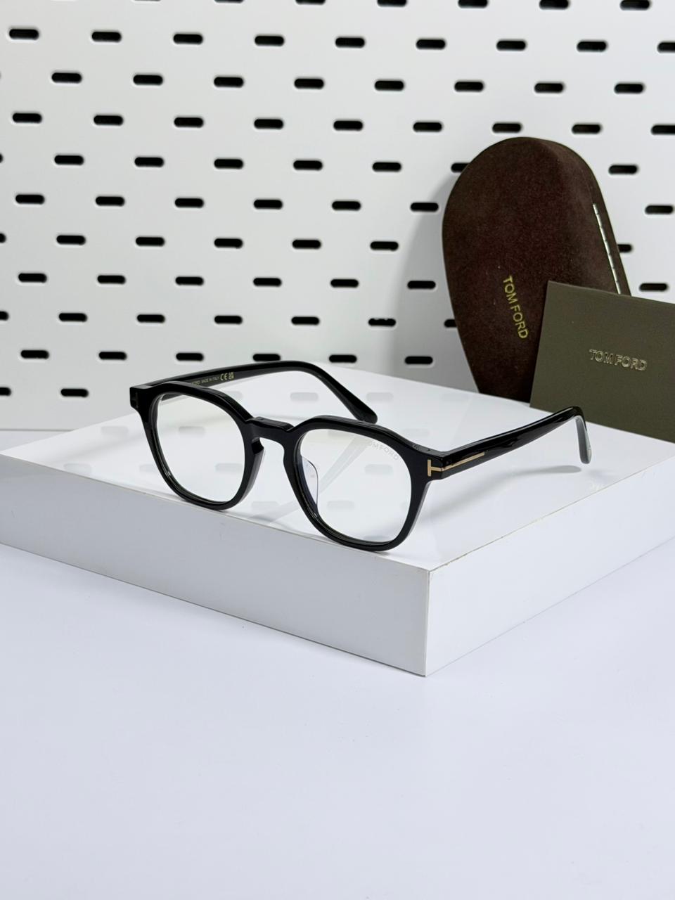 TOM FORD