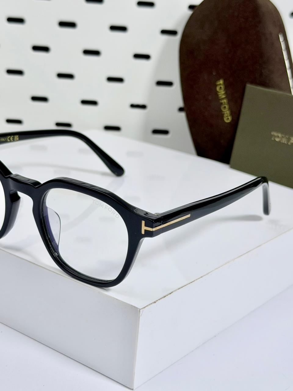 TOM FORD
