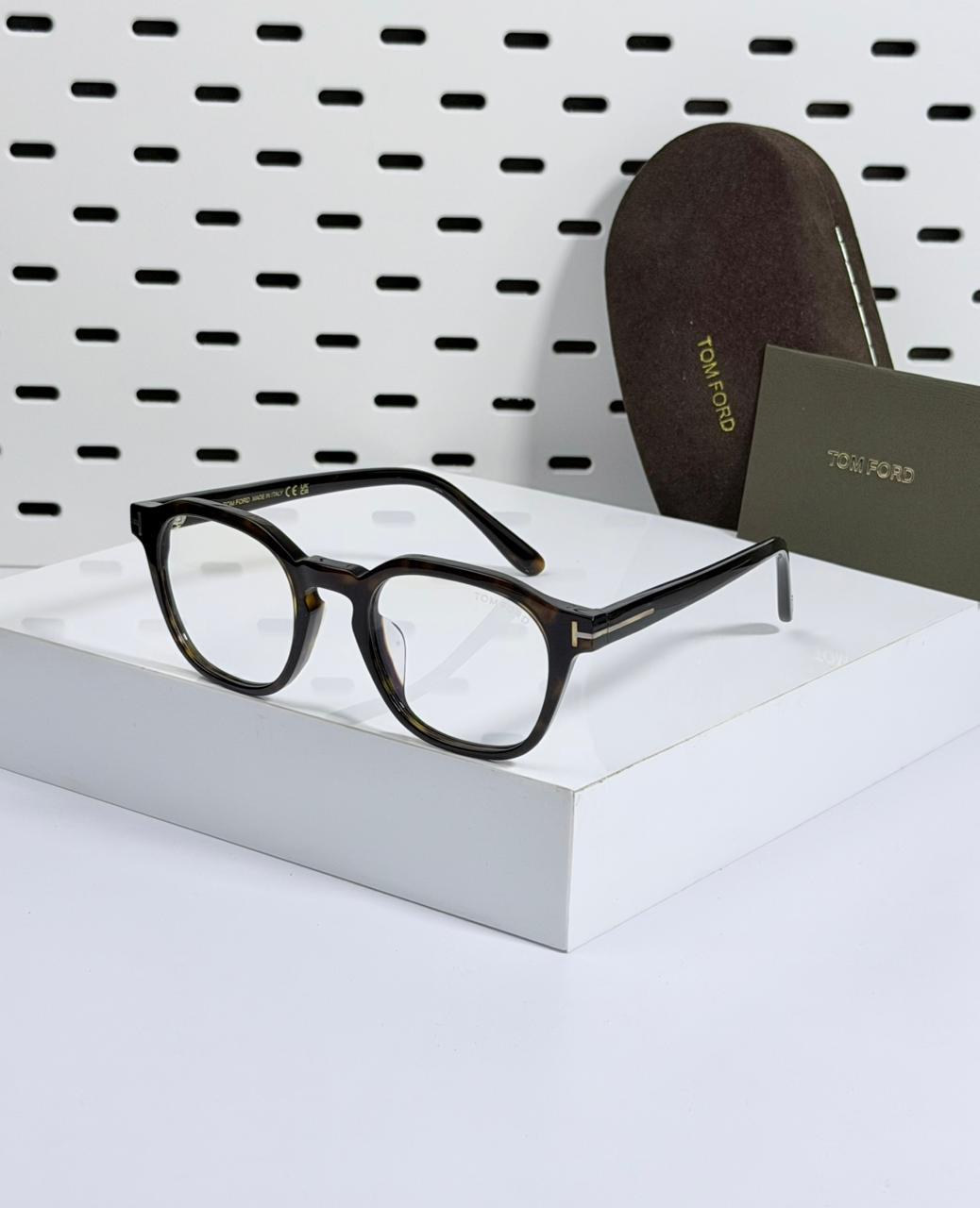 TOM FORD