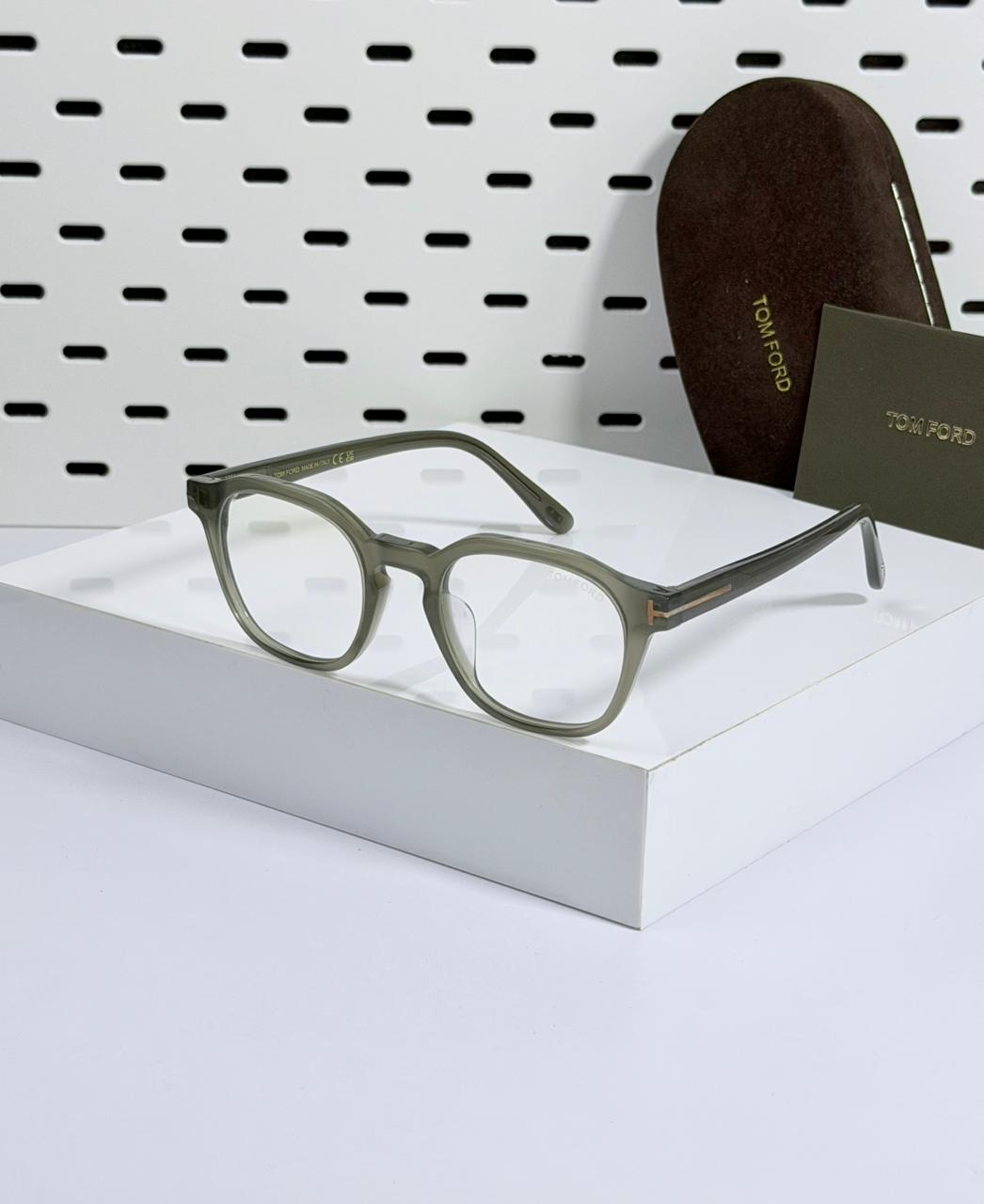 TOM FORD