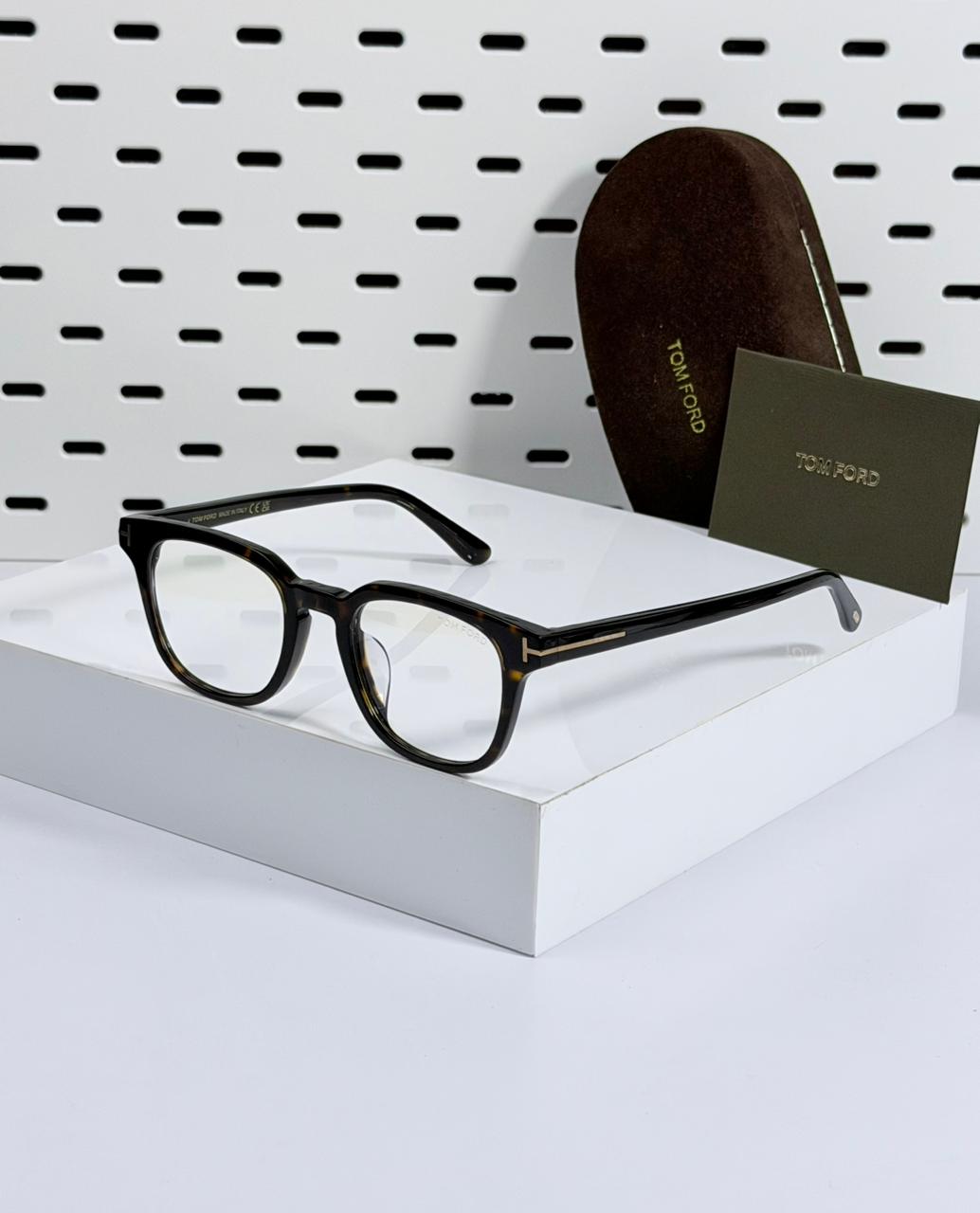 TOM FORD