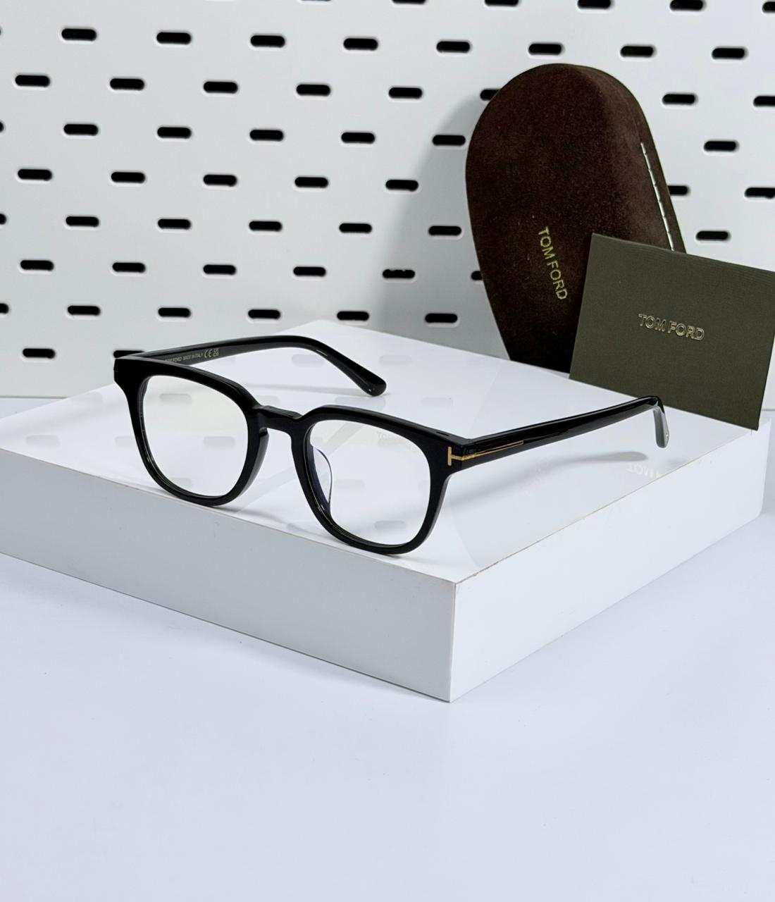 TOM FORD