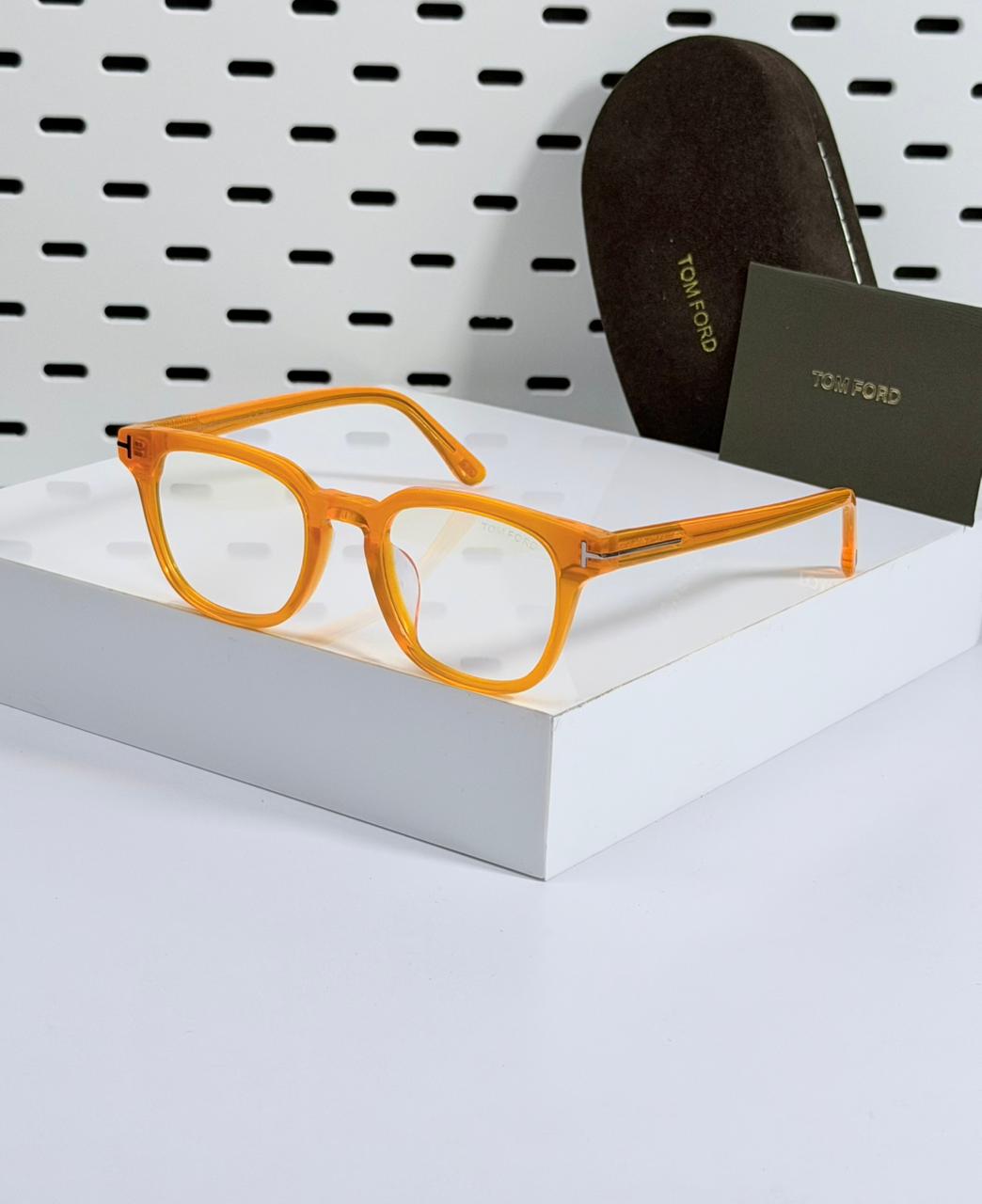 TOM FORD