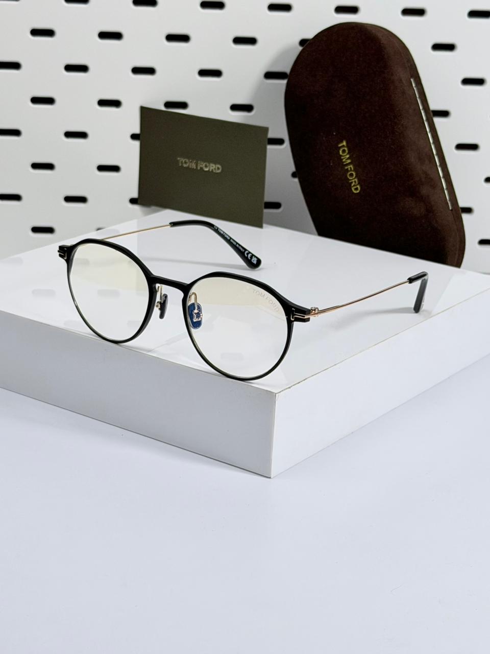 TOM FORD