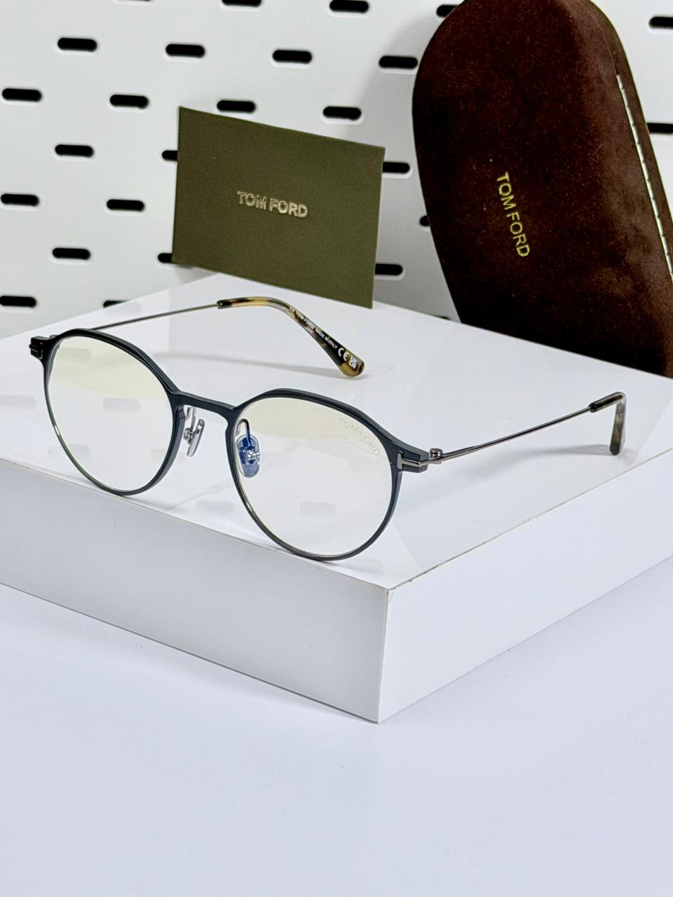 TOM FORD