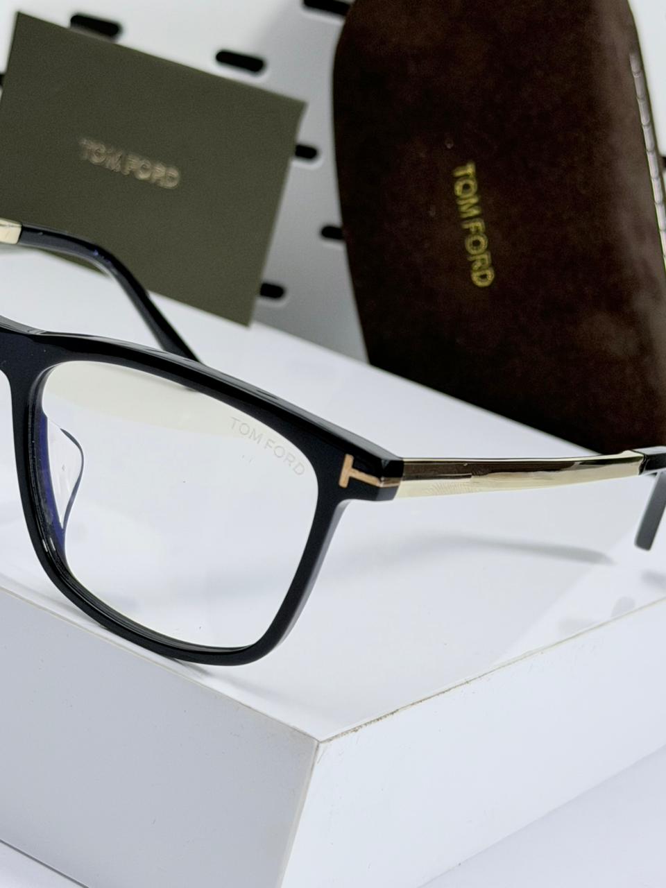TOM FORD