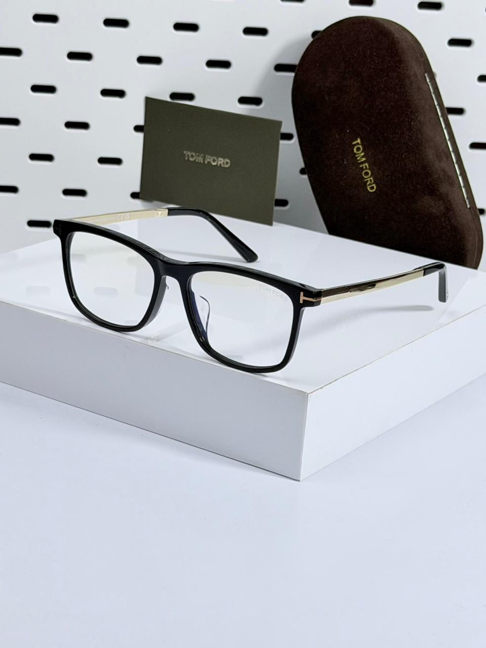 TOM FORD