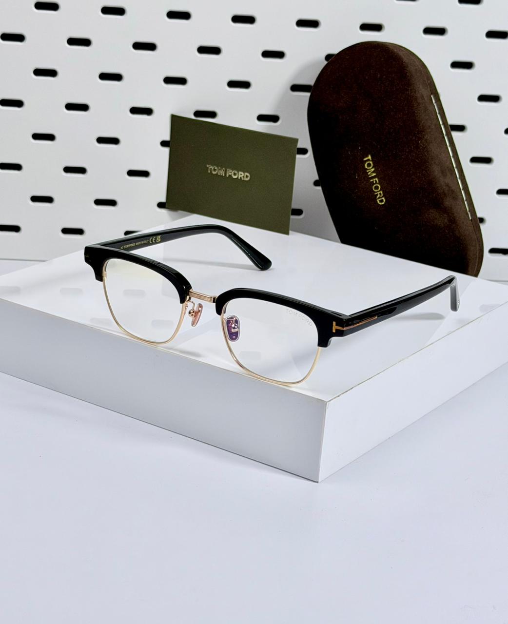 TOM FORD
