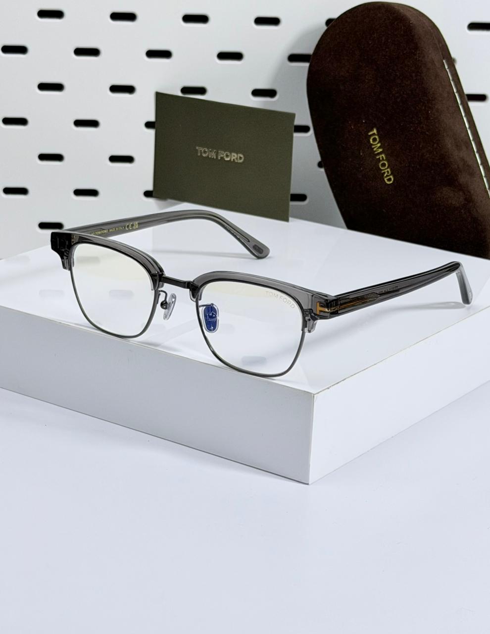 TOM FORD