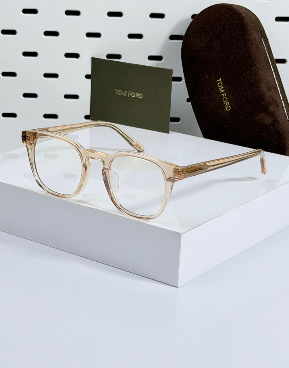 TOM FORD