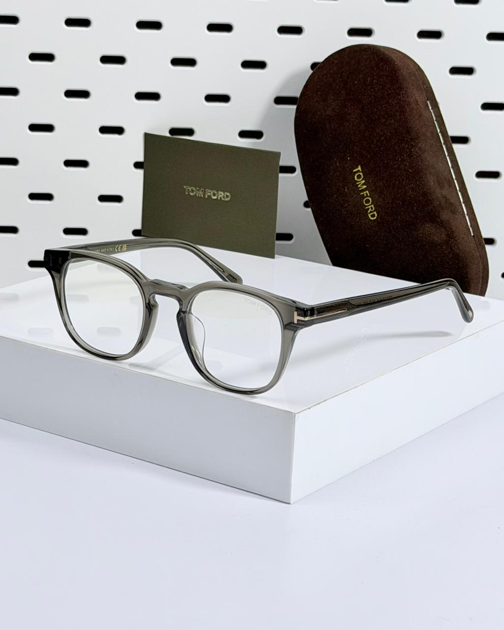TOM FORD