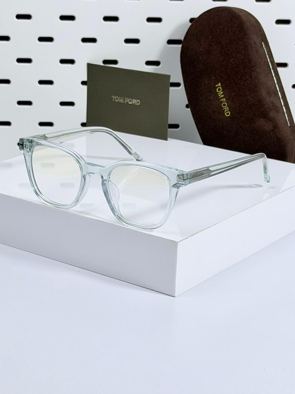 TOM FORD