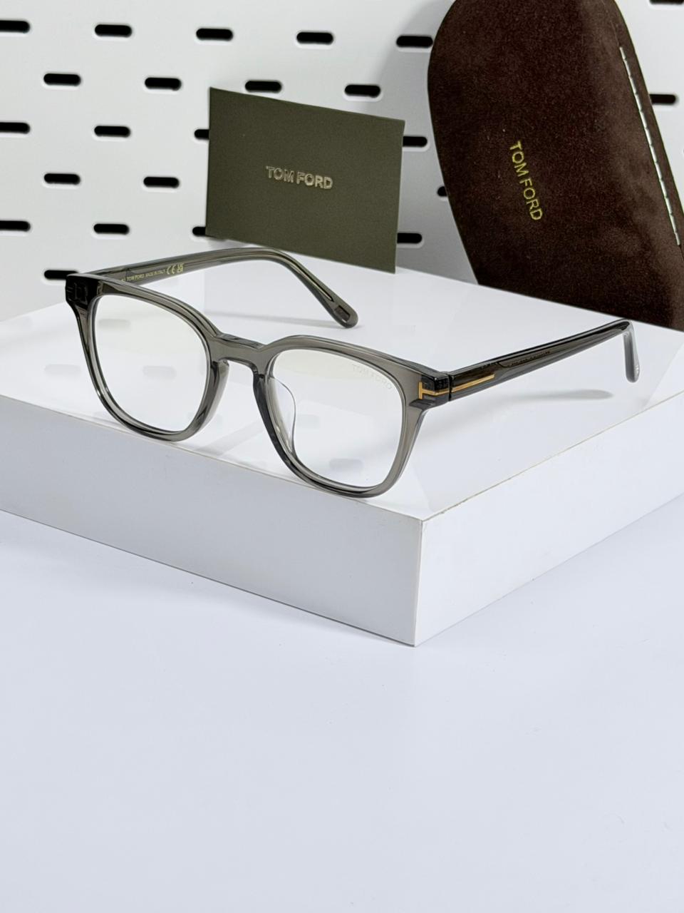 TOM FORD