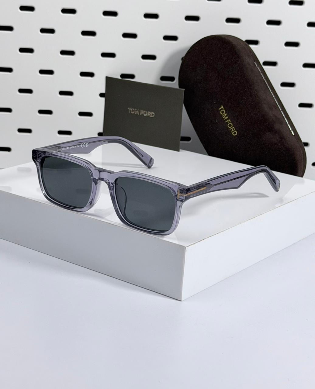 TOM FORD