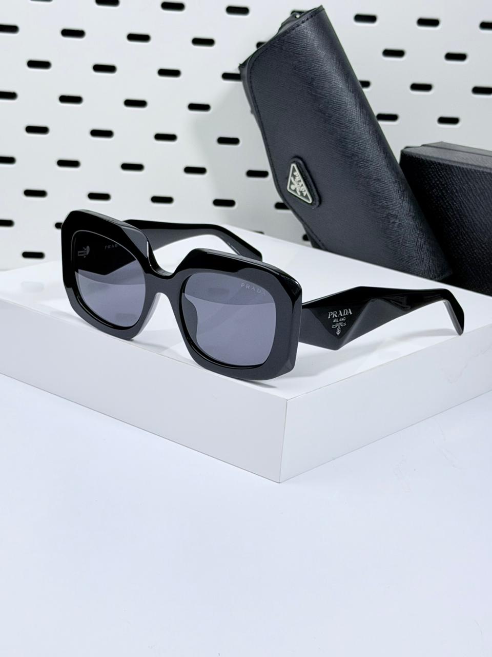 PRADA | PR02