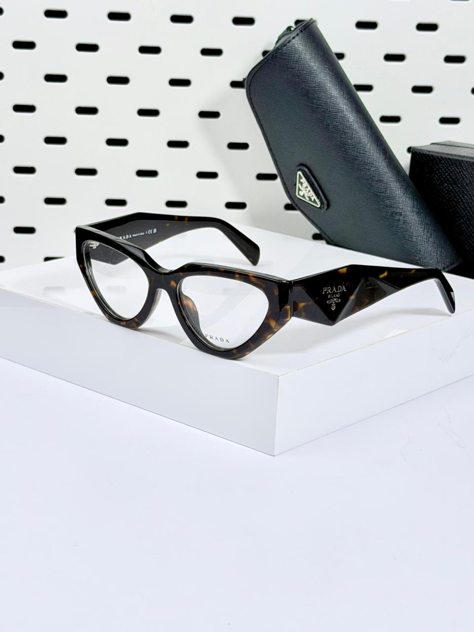 PRADA | PR08