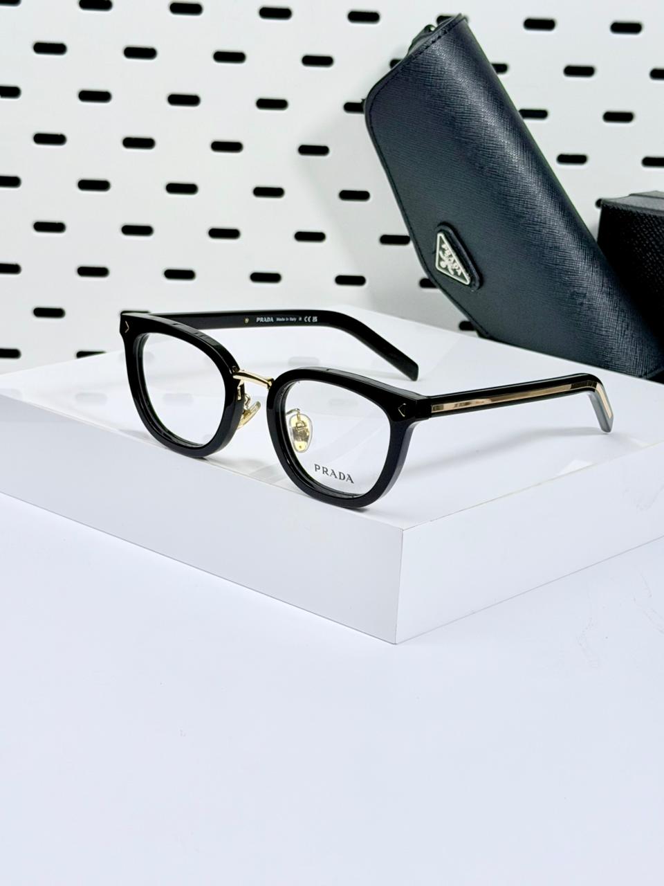 PRADA | PR09
