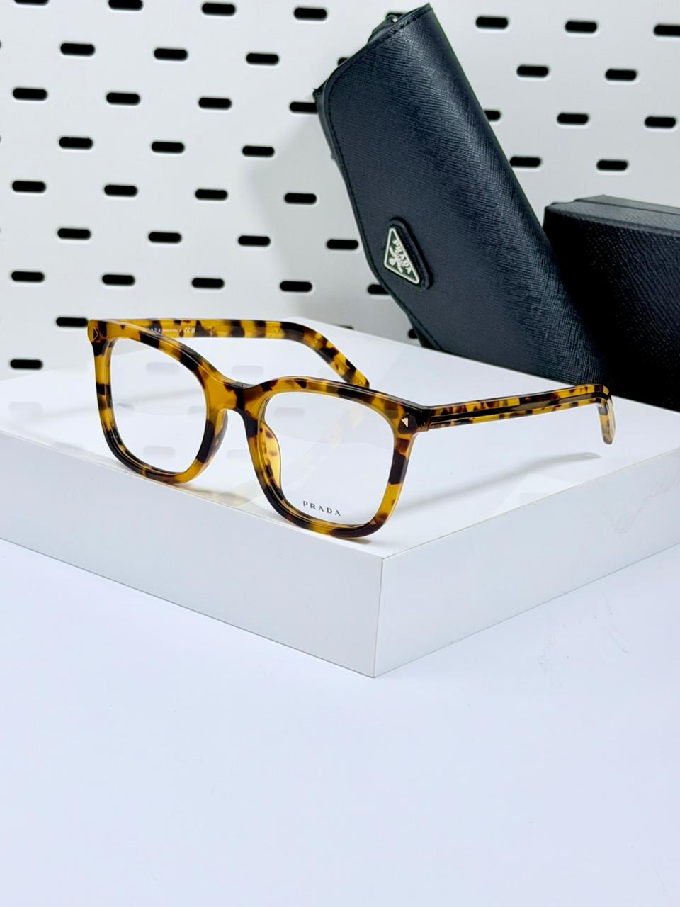 PRADA | PR05