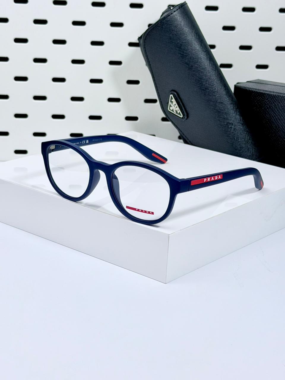 PRADA | PR04