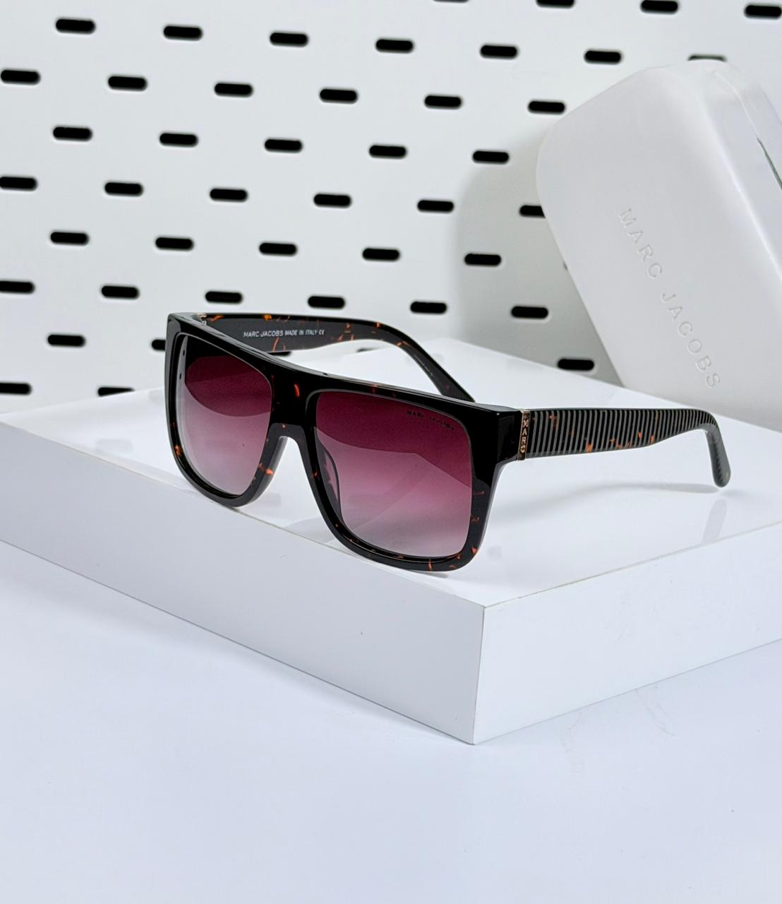 MARC JACOB | MJ001