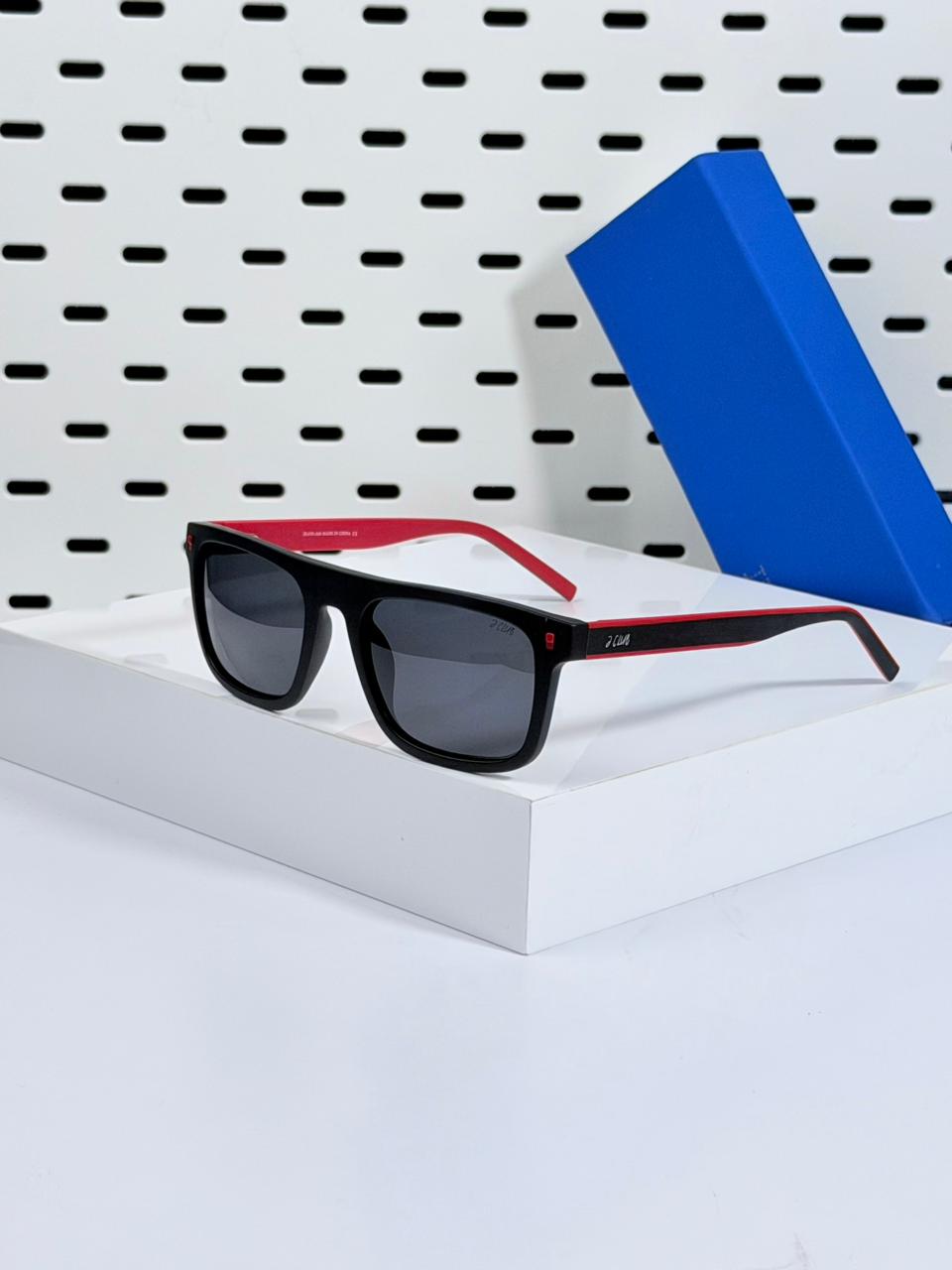 J.CLUB | TR08