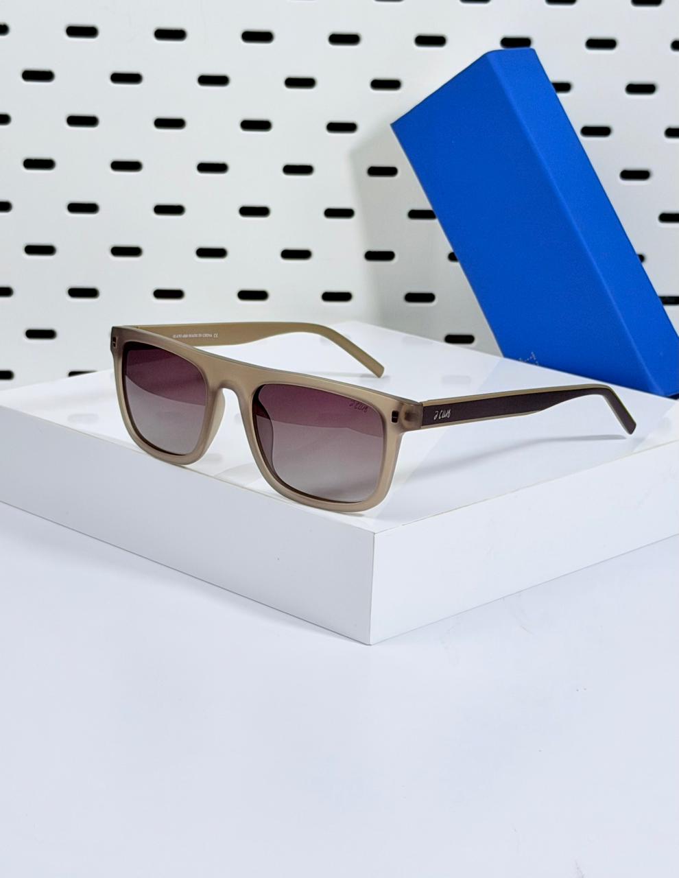 J.CLUB | TR08