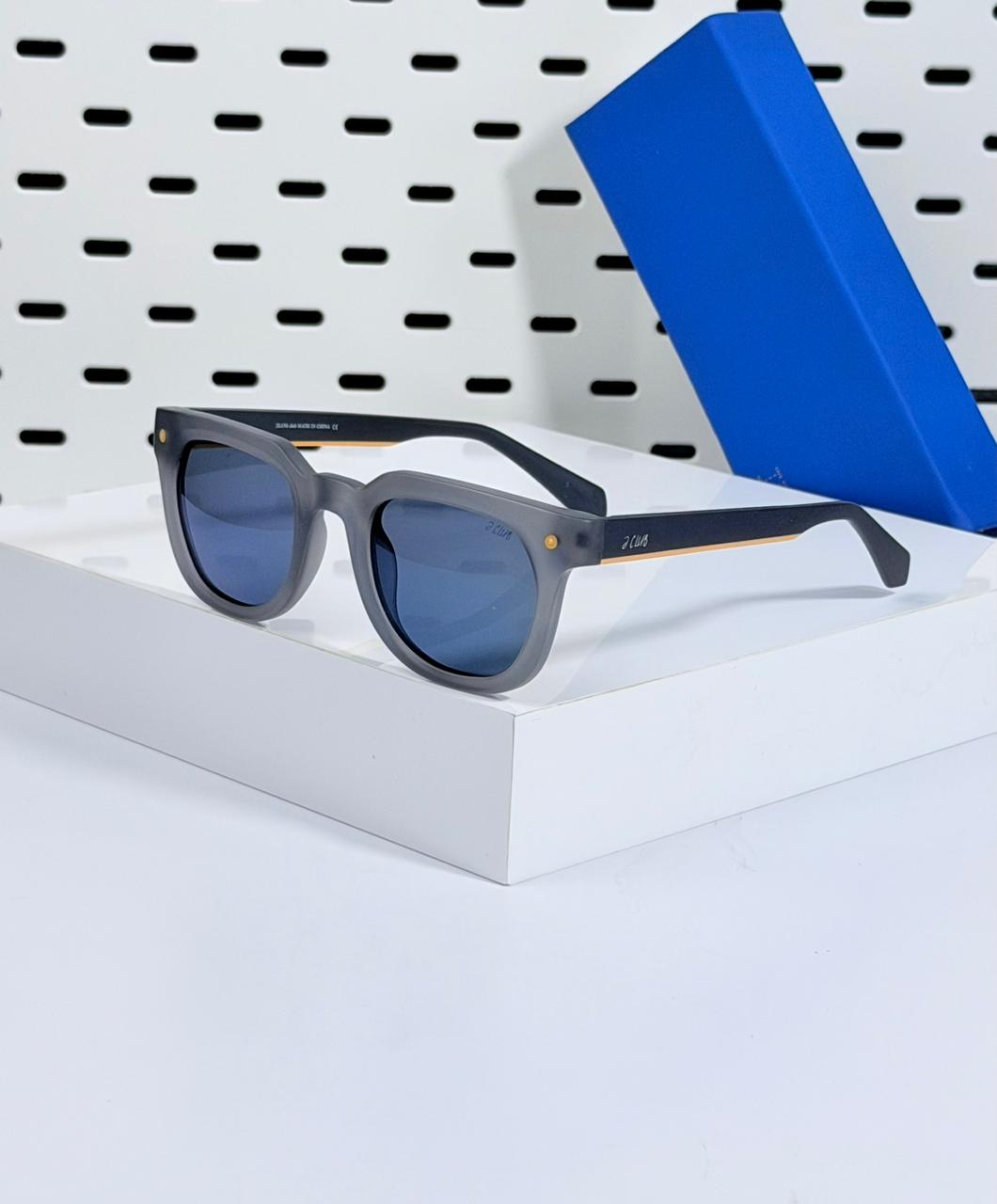 J.CLUB | TR011