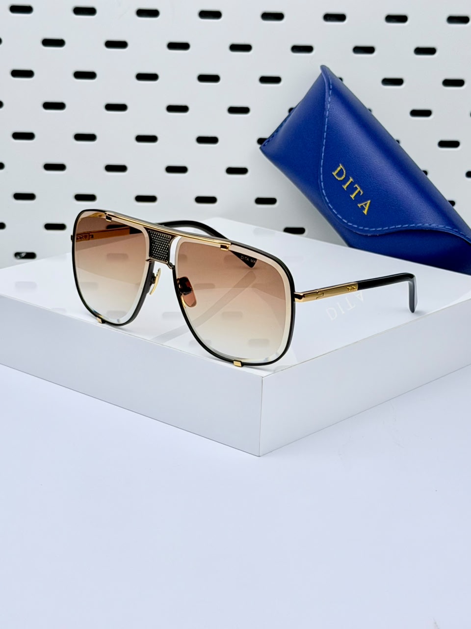 DITA | D05