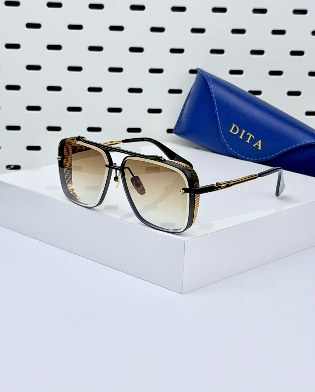 DITA | D06