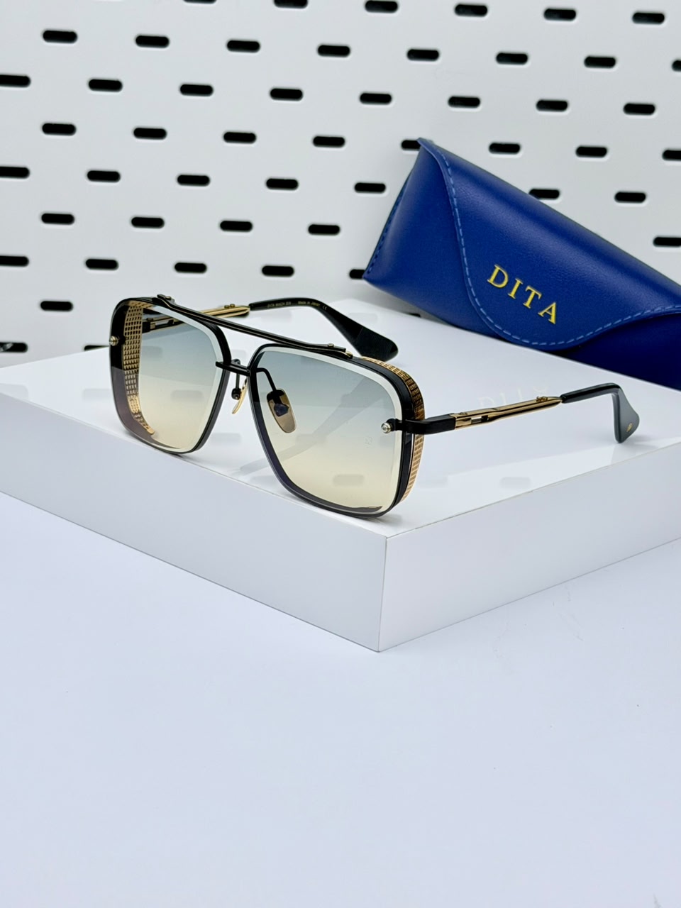 DITA | D06