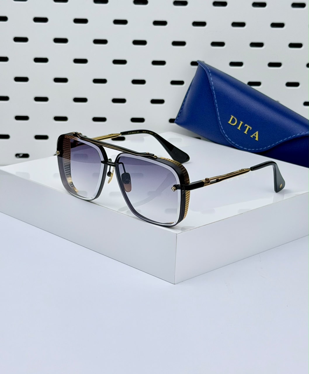 DITA | D06