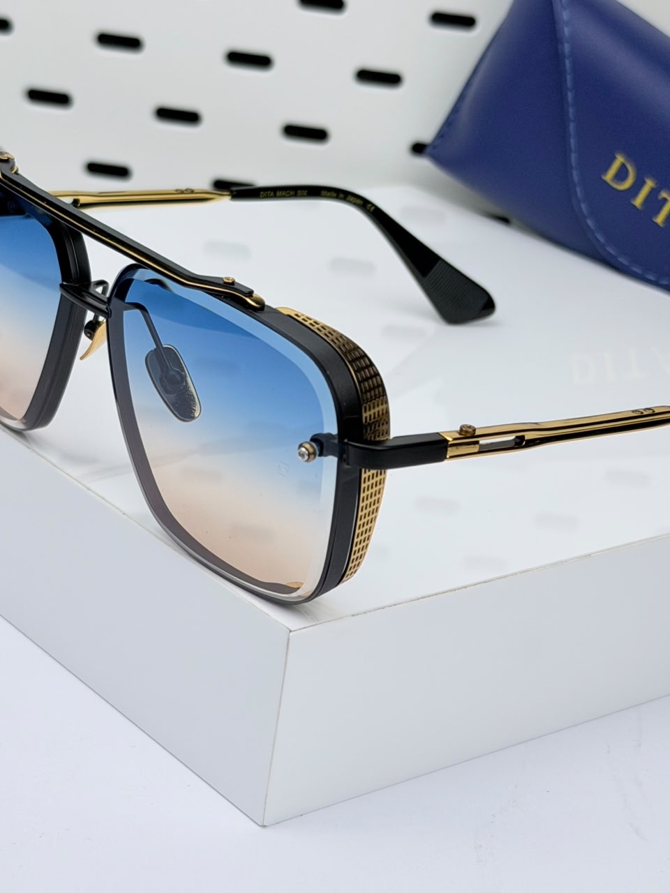 DITA | D06