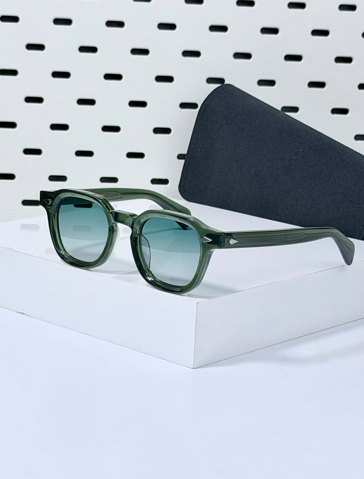 MOSCOT