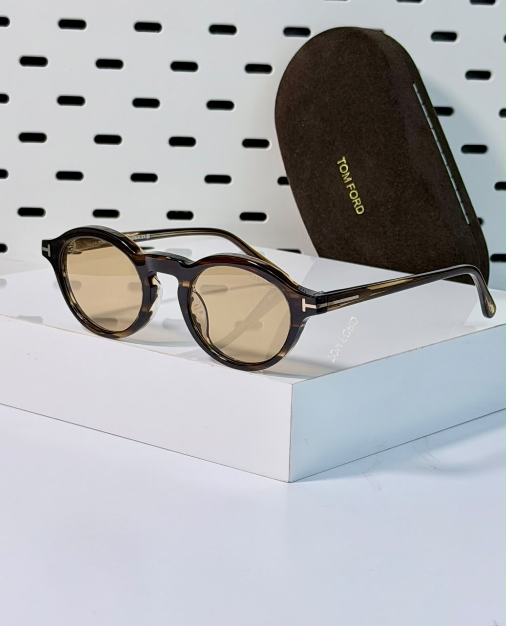 TOM FORD | T015