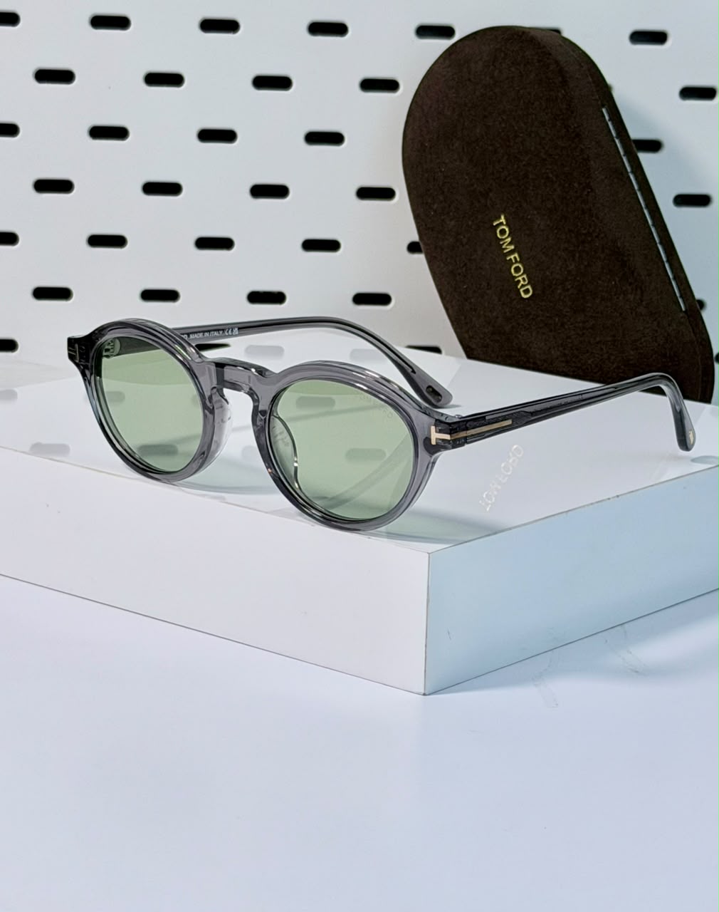 TOM FORD | T015