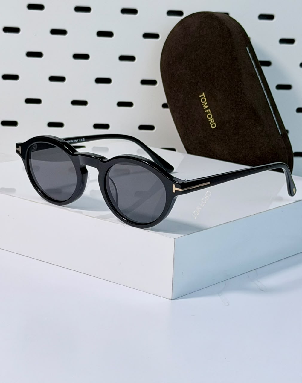 TOM FORD | T015