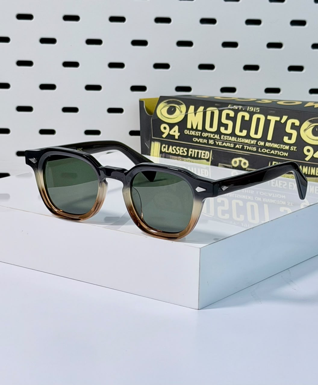 MOSCOT | DOLT