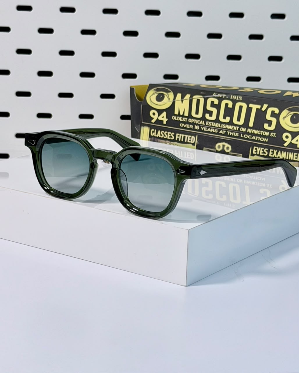 MOSCOT | DOLT
